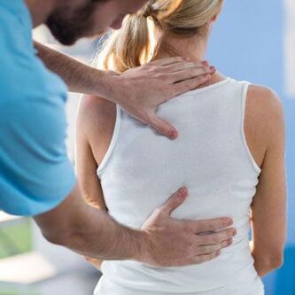 Σωστή στάση ως εμποδίζοντας το θωρακοστοιχονδρόβιο